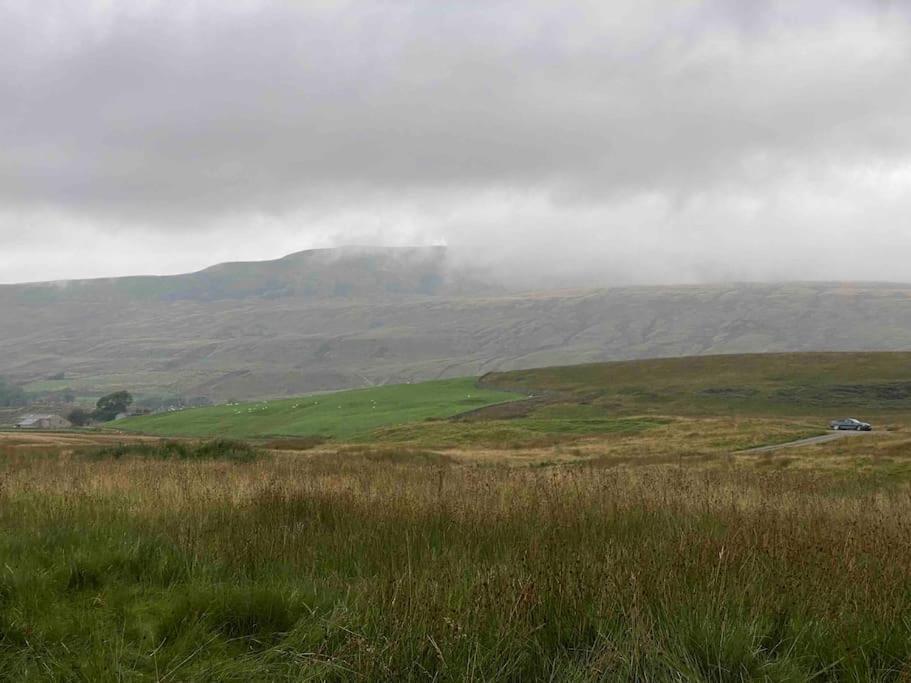 Charming Dog-Friendly Yorkshire Dales Cottage, Austwick ภายนอก รูปภาพ