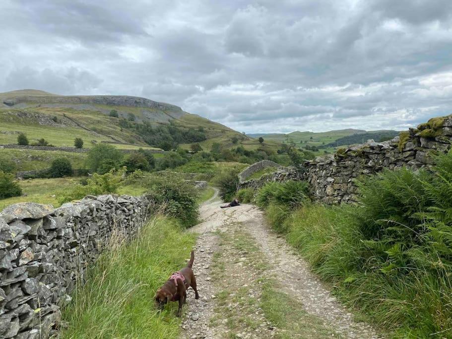 Charming Dog-Friendly Yorkshire Dales Cottage, Austwick ภายนอก รูปภาพ
