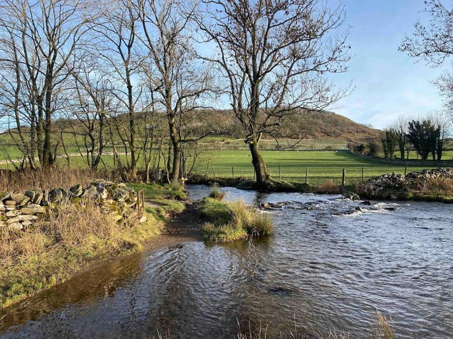Charming Dog-Friendly Yorkshire Dales Cottage, Austwick ภายนอก รูปภาพ