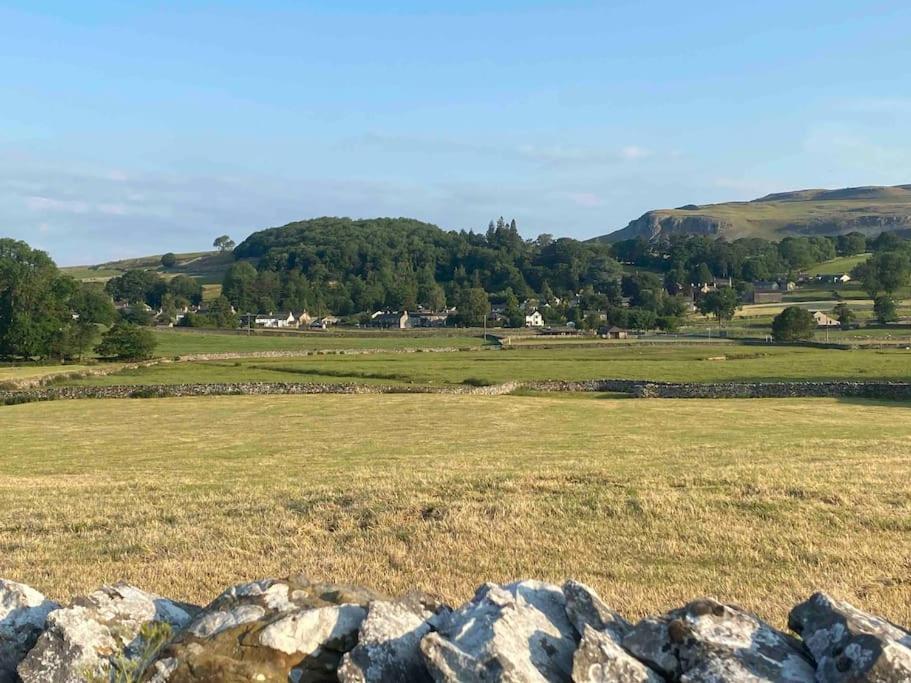 Charming Dog-Friendly Yorkshire Dales Cottage, Austwick ภายนอก รูปภาพ