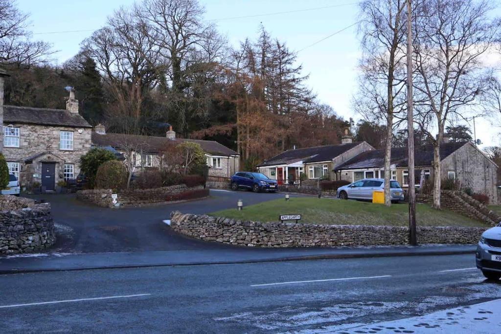 Charming Dog-Friendly Yorkshire Dales Cottage, Austwick ภายนอก รูปภาพ