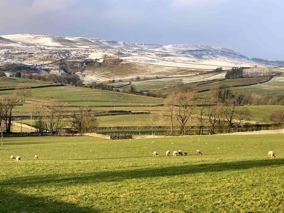 Charming Dog-Friendly Yorkshire Dales Cottage, Austwick ภายนอก รูปภาพ