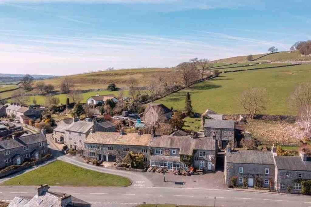 Charming Dog-Friendly Yorkshire Dales Cottage, Austwick ภายนอก รูปภาพ